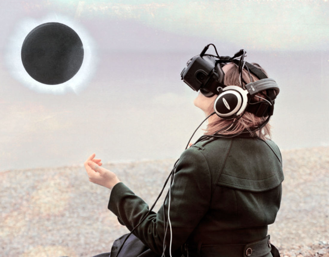 chroma.space. Of the Spheres,  Virtual Reality experiments for the solar eclipse, Brighton Beach, Brighton,  2016.